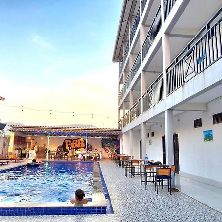Vang Vieng Backpackers Hostel Esterno foto