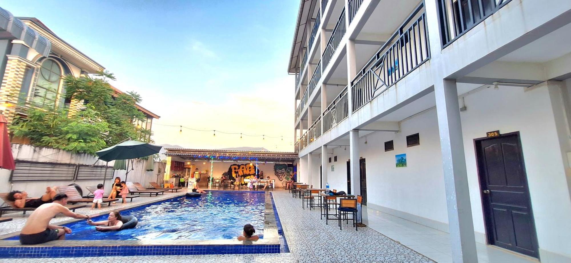 Vang Vieng Backpackers Hostel Esterno foto