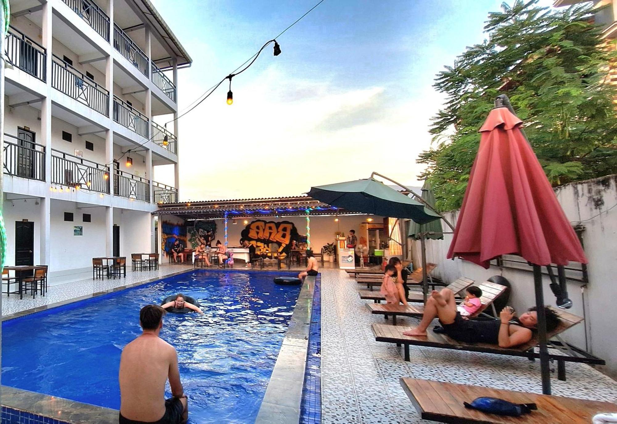 Vang Vieng Backpackers Hostel Esterno foto