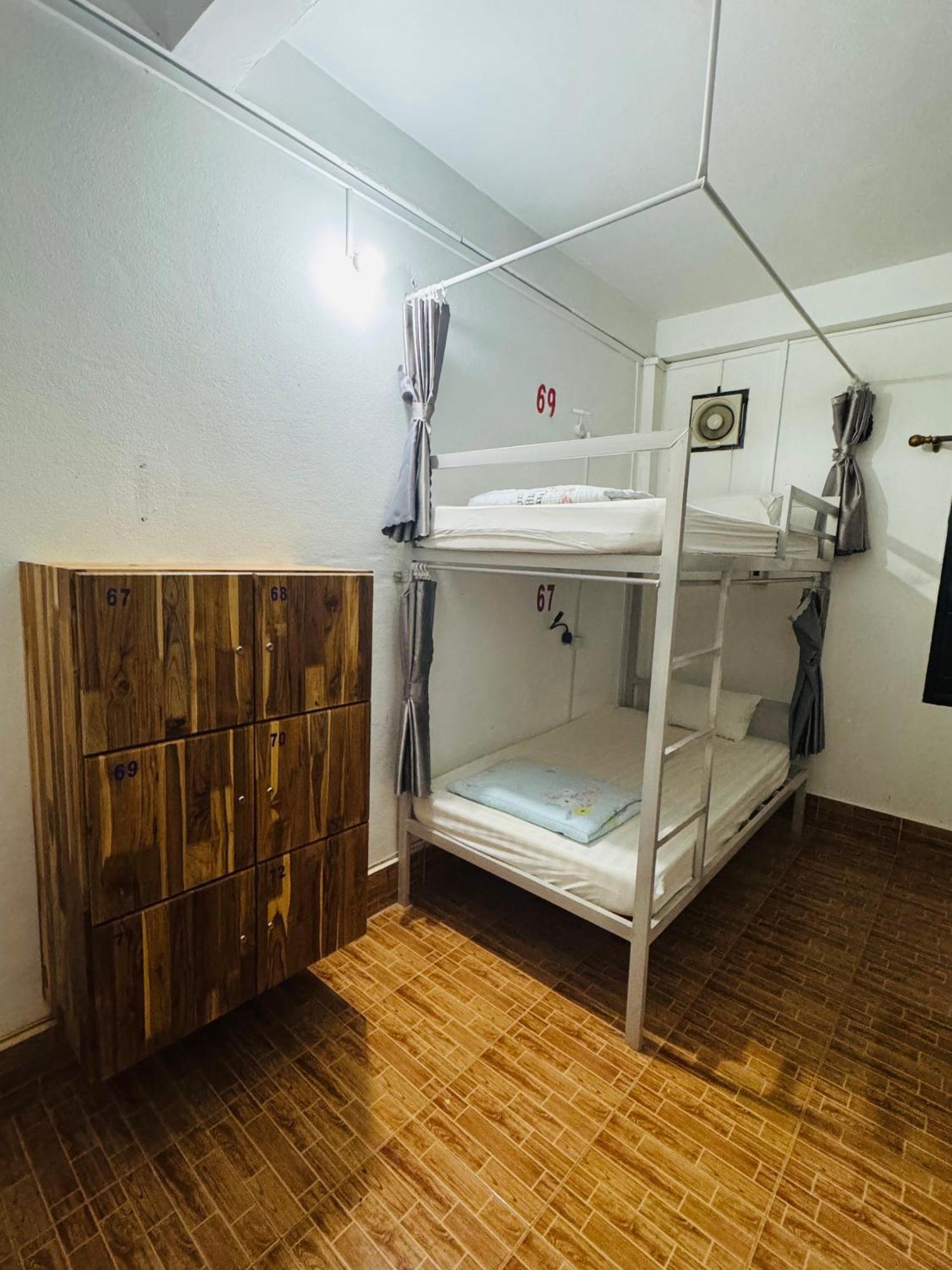 Vang Vieng Backpackers Hostel Esterno foto