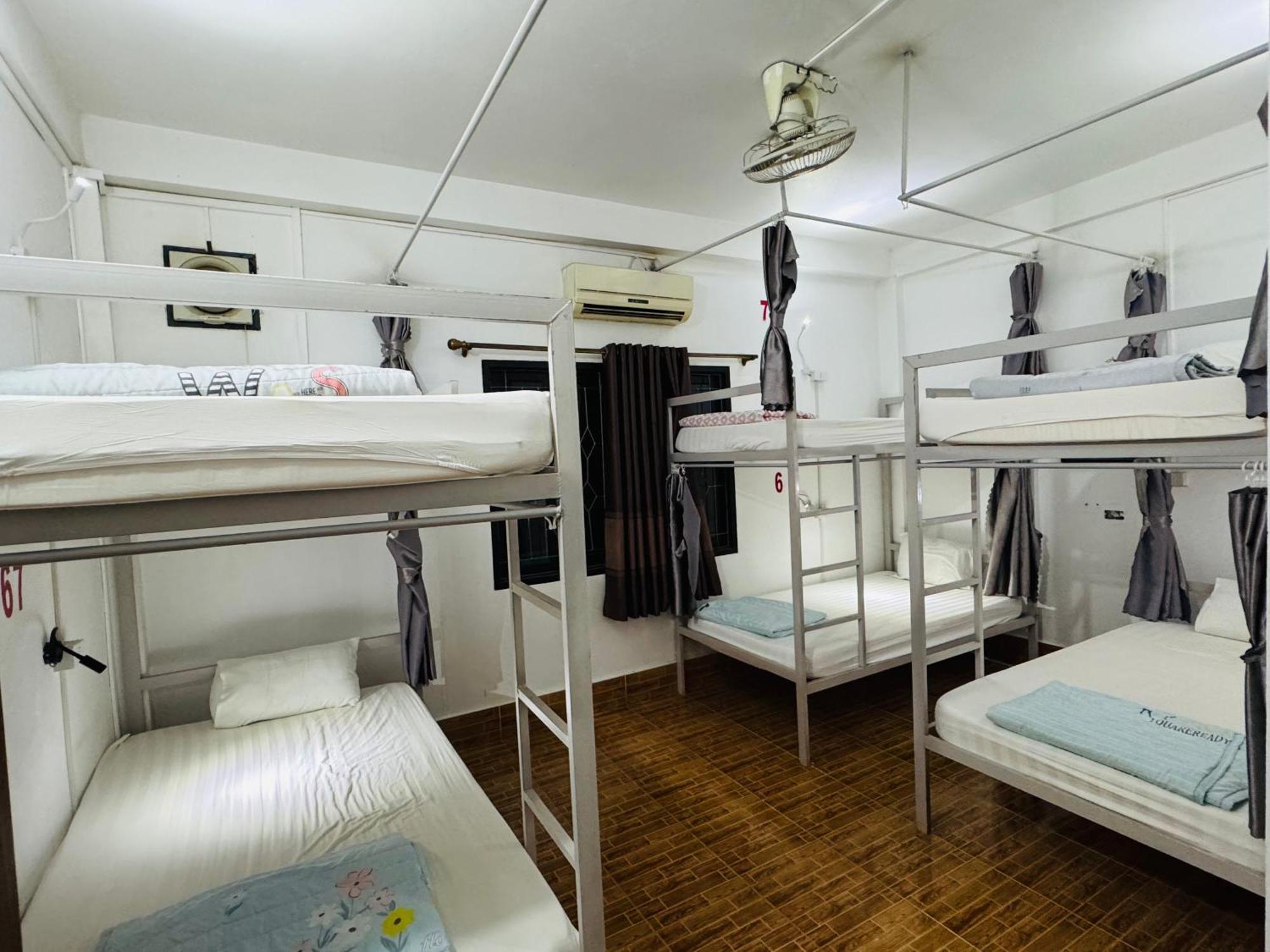 Vang Vieng Backpackers Hostel Esterno foto